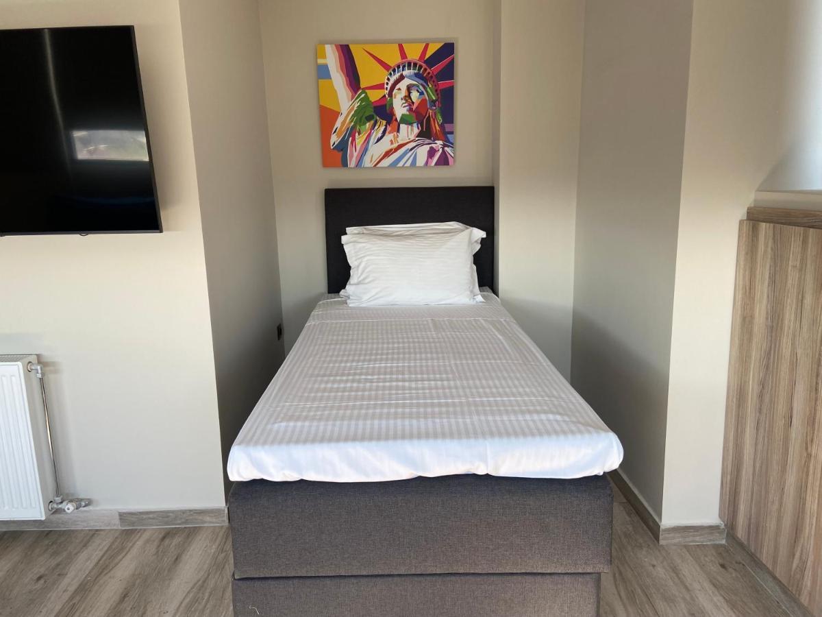 Apartment Connect & *